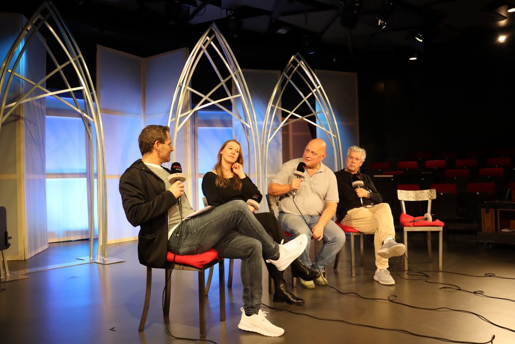 2025-10-21_LoComKultur_CKT-Ensemblevorstellung_Kardinalfehler(Nicco)_IMG_0729