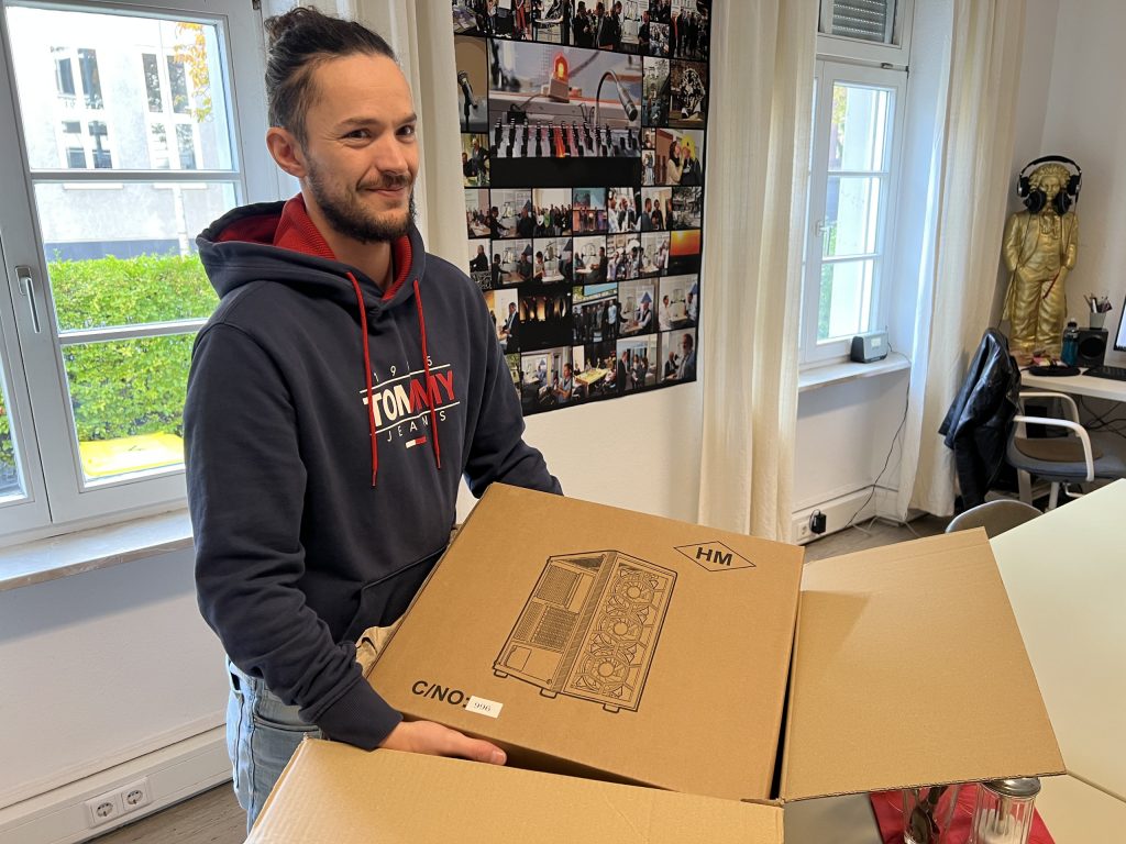 Videoschnitt-PC(Unboxing) (2)