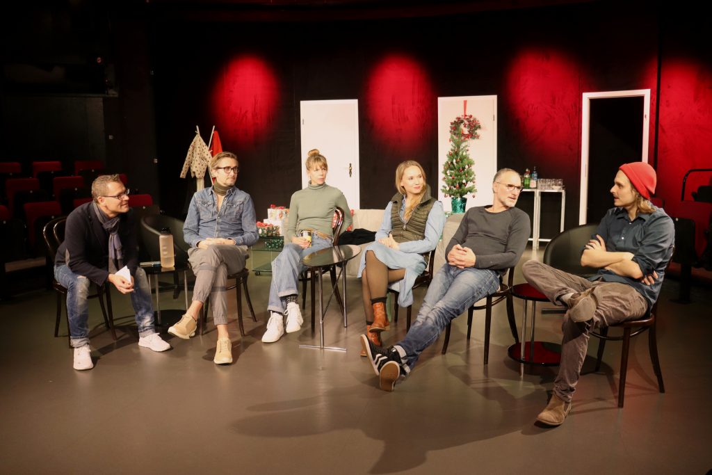 2025-12-09_LoComKultur_CKT-Ensemblevorstellung_und-es-gibt-ihn-doch (7)